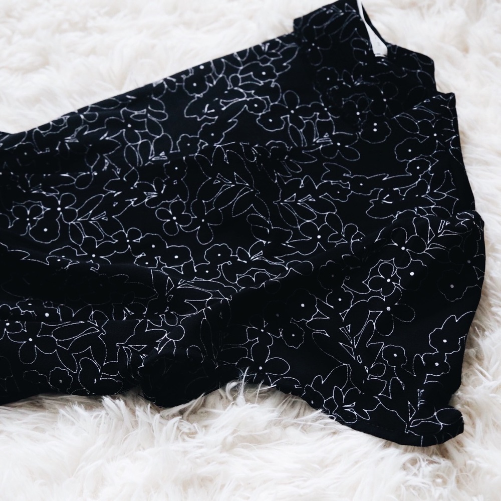 Deep V-Neck Black Floral Romper - Picture 3 of 3